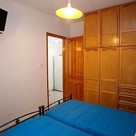Afroditi Syros