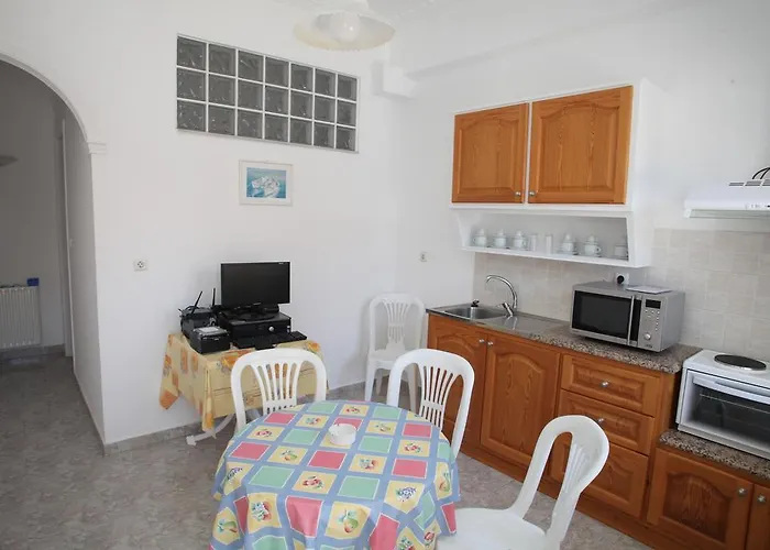 Afroditi Syros 3* إرموبولّي