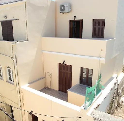 מלון דירות Afroditi Syros 3*