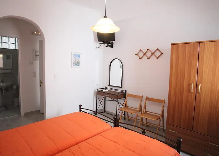 מלון דירות Afroditi Syros 3*