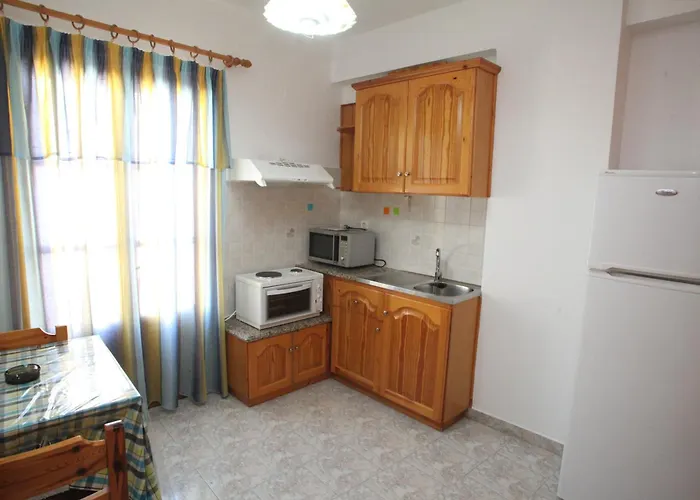 מלון דירות Afroditi Syros